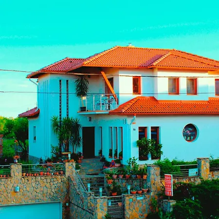 Panorama Apartment *