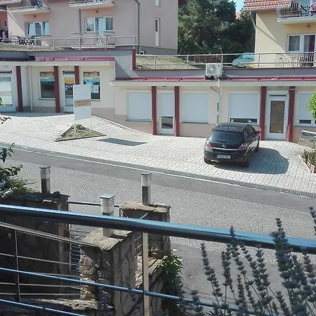 Panorama Apartment *